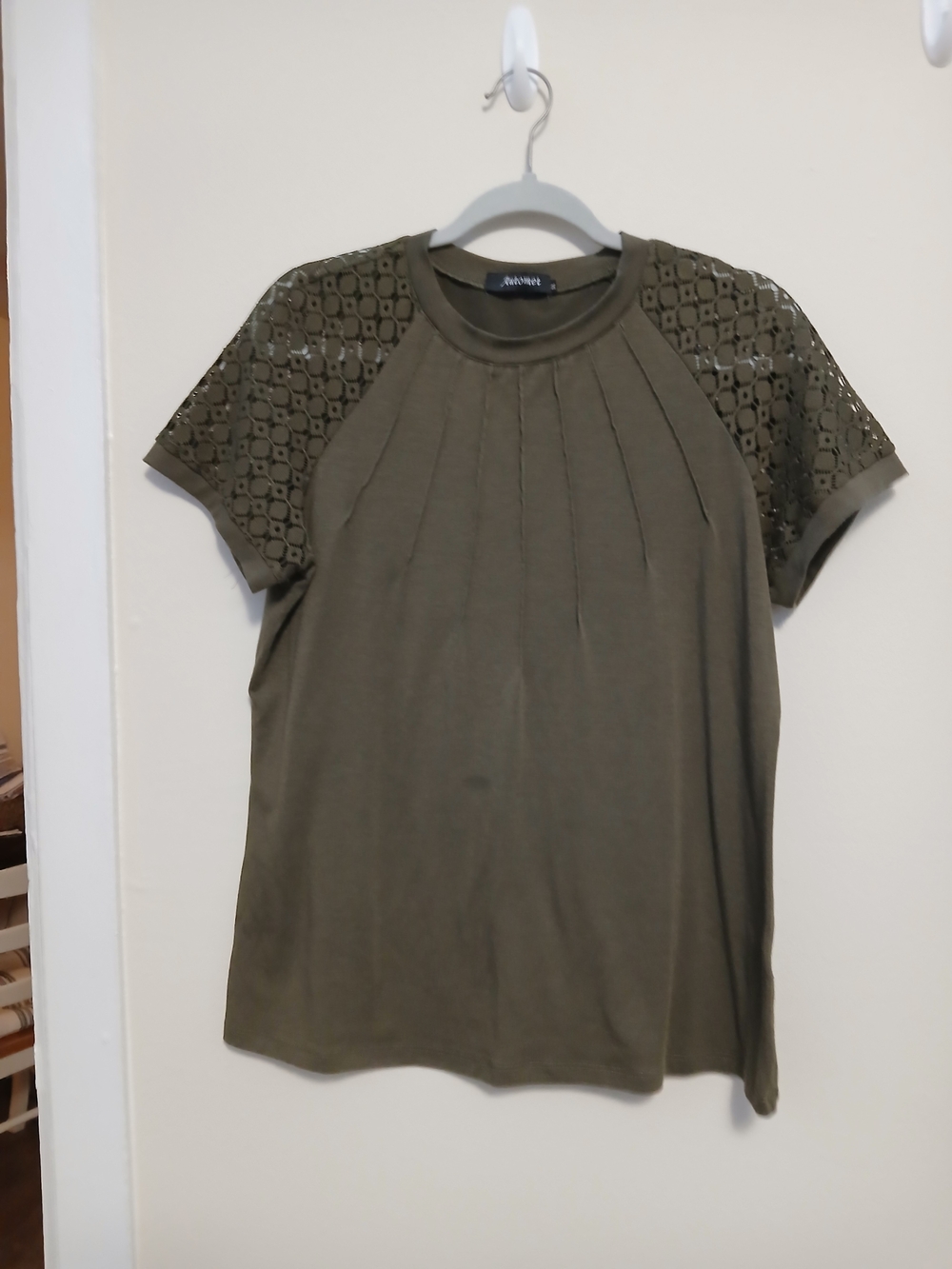 Olive Eyelet Sleeve Knit Tee by Automet